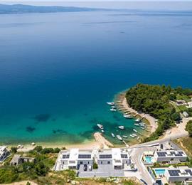 5-Bedroom beach front Villa with Heated Infinity Pool Near Omis, sleeps 10